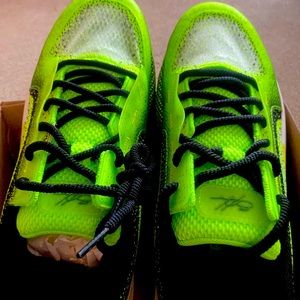 Never worn UA Harper Baseball metal cleats